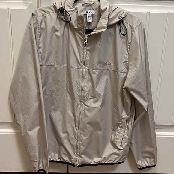 IZOD wind breaker/rain jacket size SM - Picture 1 of 3